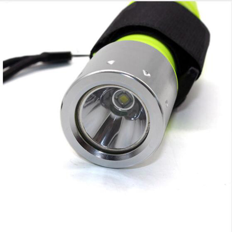 Illumination Underwater Flashlight